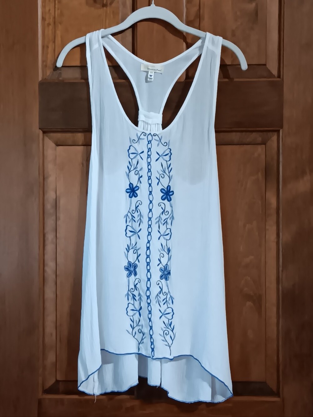 Between Me and You Racerback Embroidered Tank M Medium NWOT New Without Tags